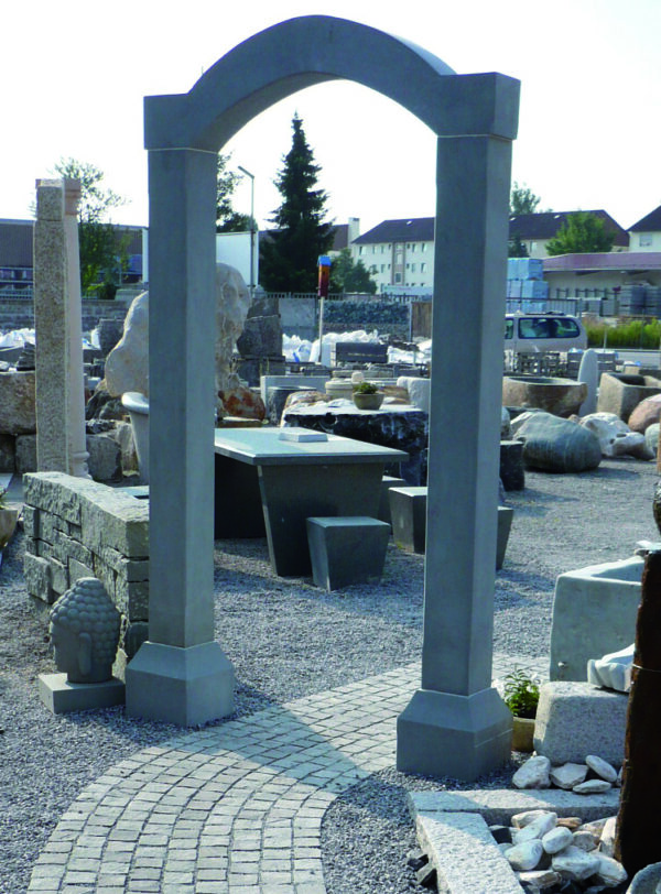 Naturstein Torbogen aus Veroneser Sandstein